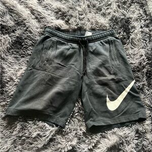 Black ‘vintage’ Nike shorts